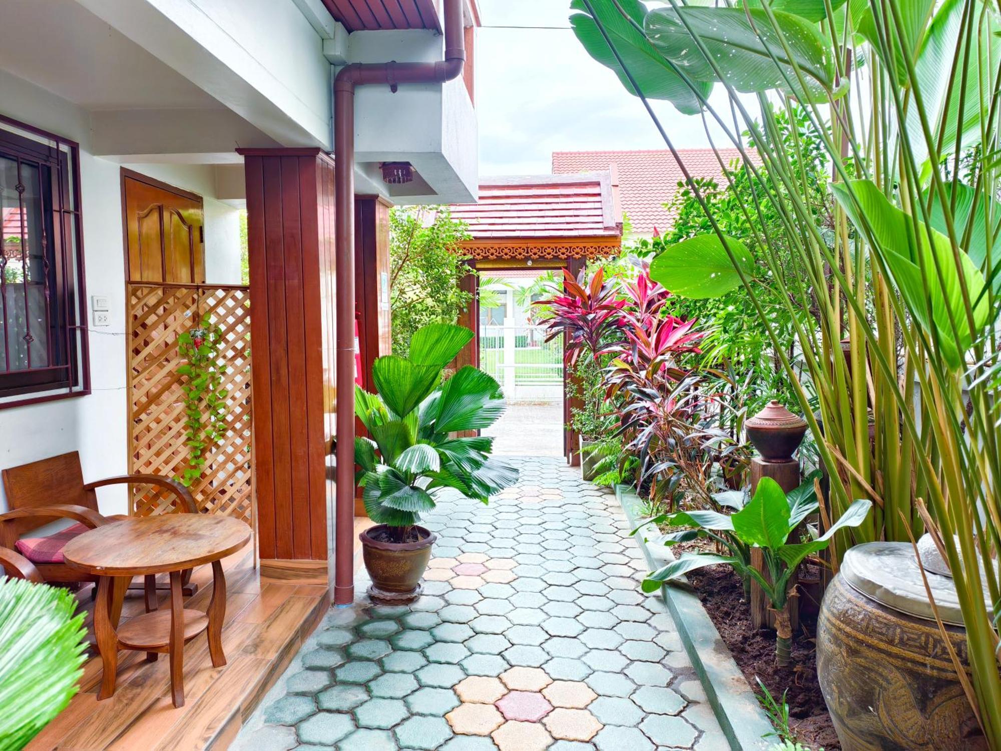 Aphilapa Residence Chiang Mai Esterno foto